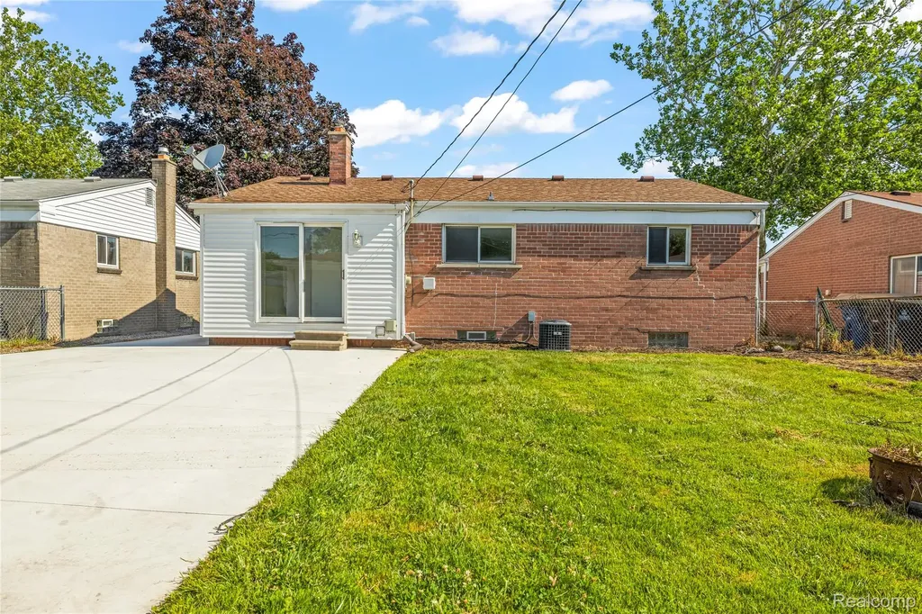 30853 Steinhauer Street Westland City MI 48186