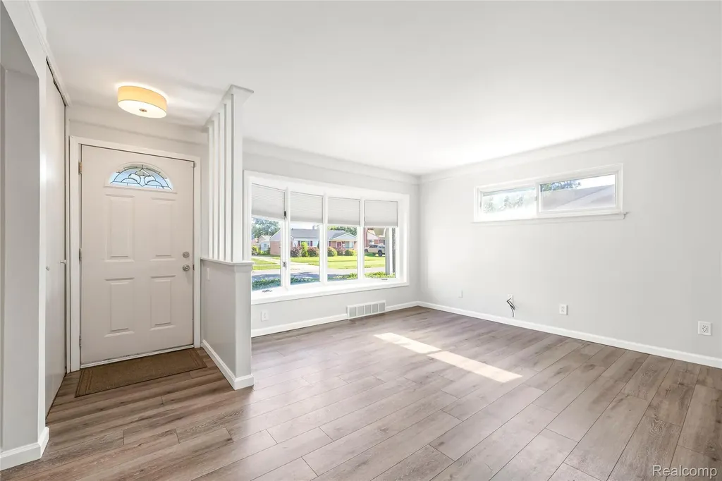 30853 Steinhauer Street Westland City MI 48186