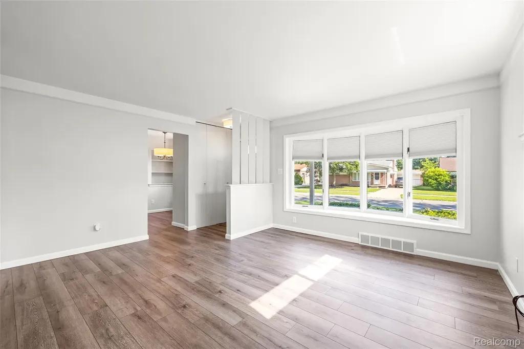 30853 Steinhauer Street Westland City MI 48186