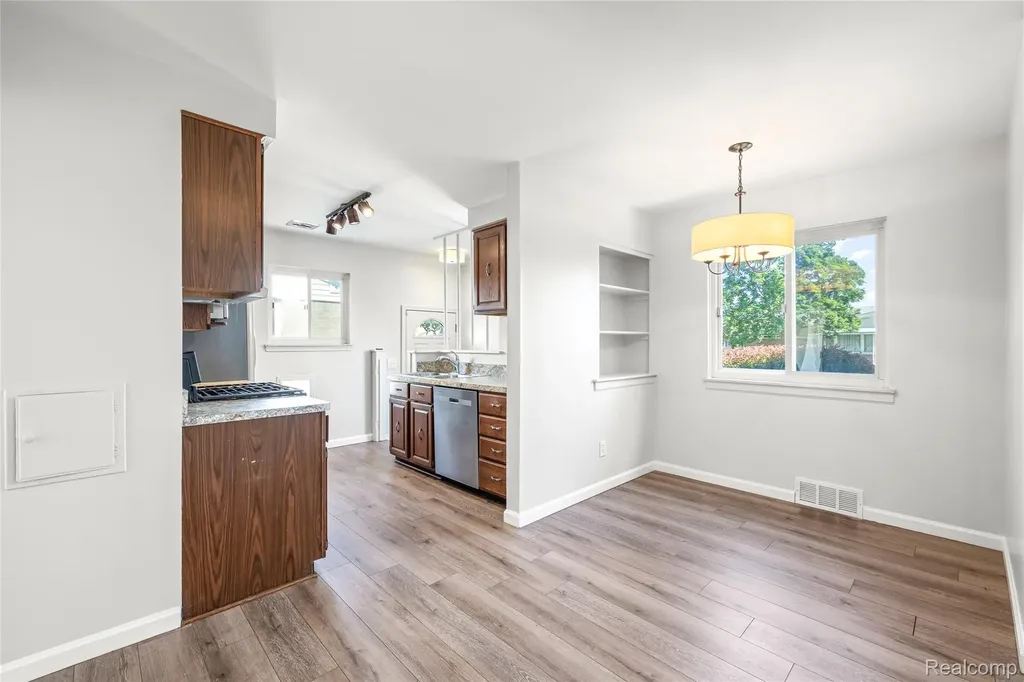 30853 Steinhauer Street Westland City MI 48186