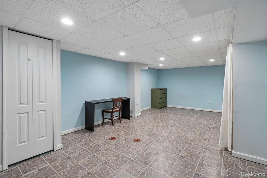 8401 18 Mile Road Sterling Heights City MI 48313