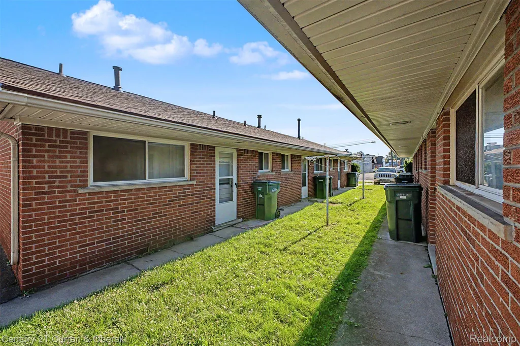4222 Drouillard Street Lincoln Park City MI 48146