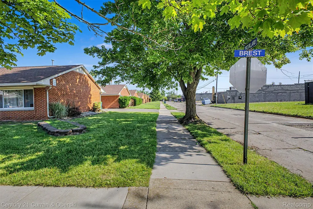 4222 Drouillard Street Lincoln Park City MI 48146