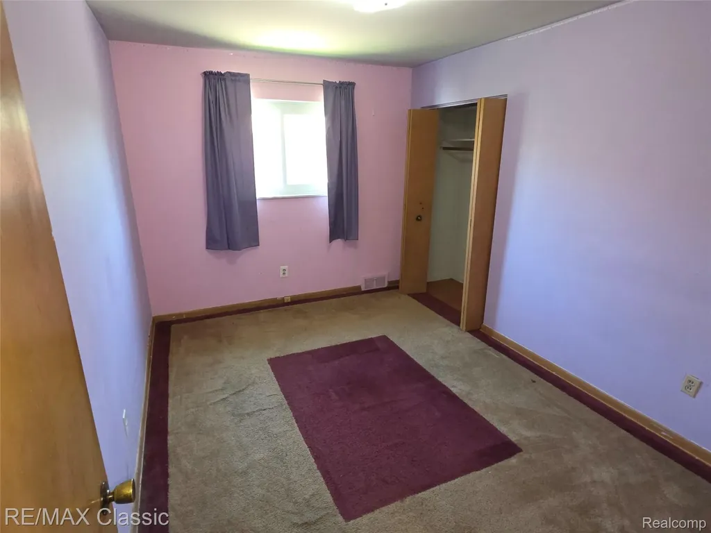23040 Beverly Street Oak Park City MI 48237