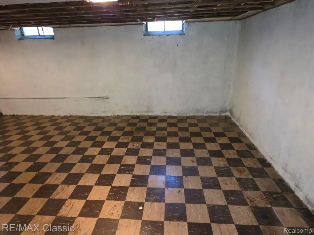 23040 Beverly Street Oak Park City MI 48237