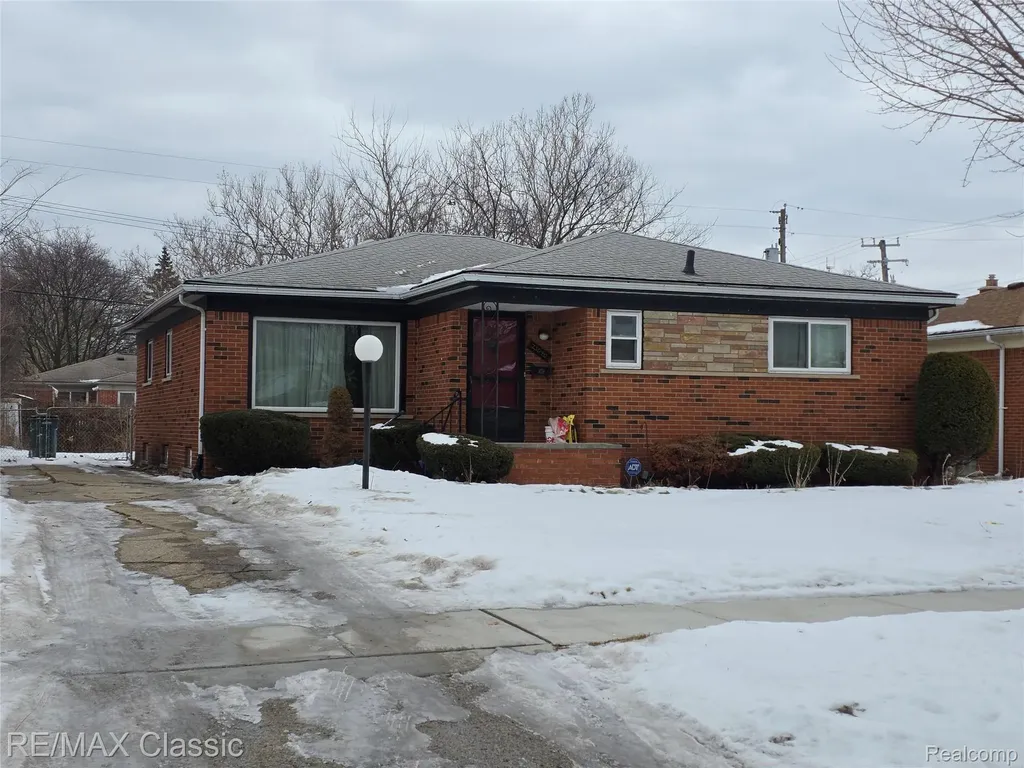 23040 Beverly Street Oak Park City MI 48237