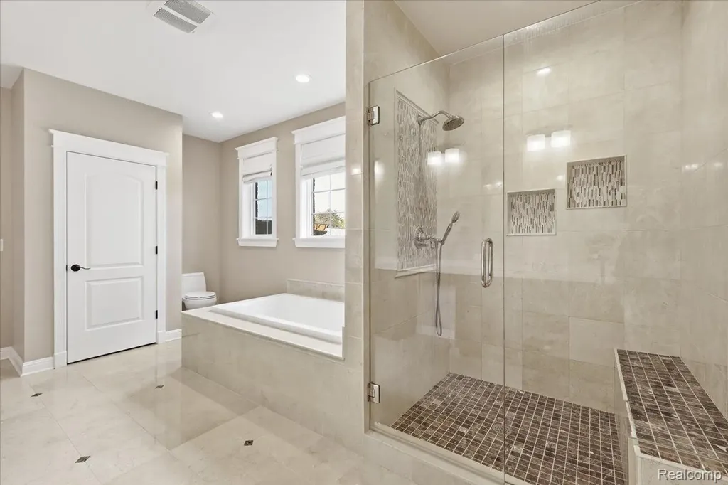 35339 W 13 Mile Road Farmington Hills City MI 48331
