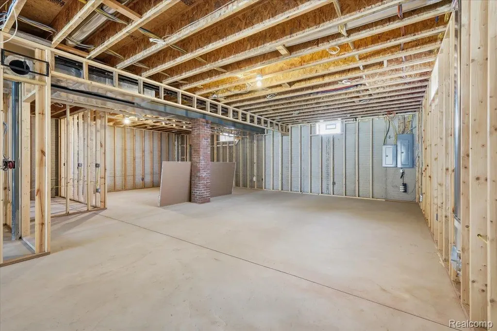 35339 W 13 Mile Road Farmington Hills City MI 48331