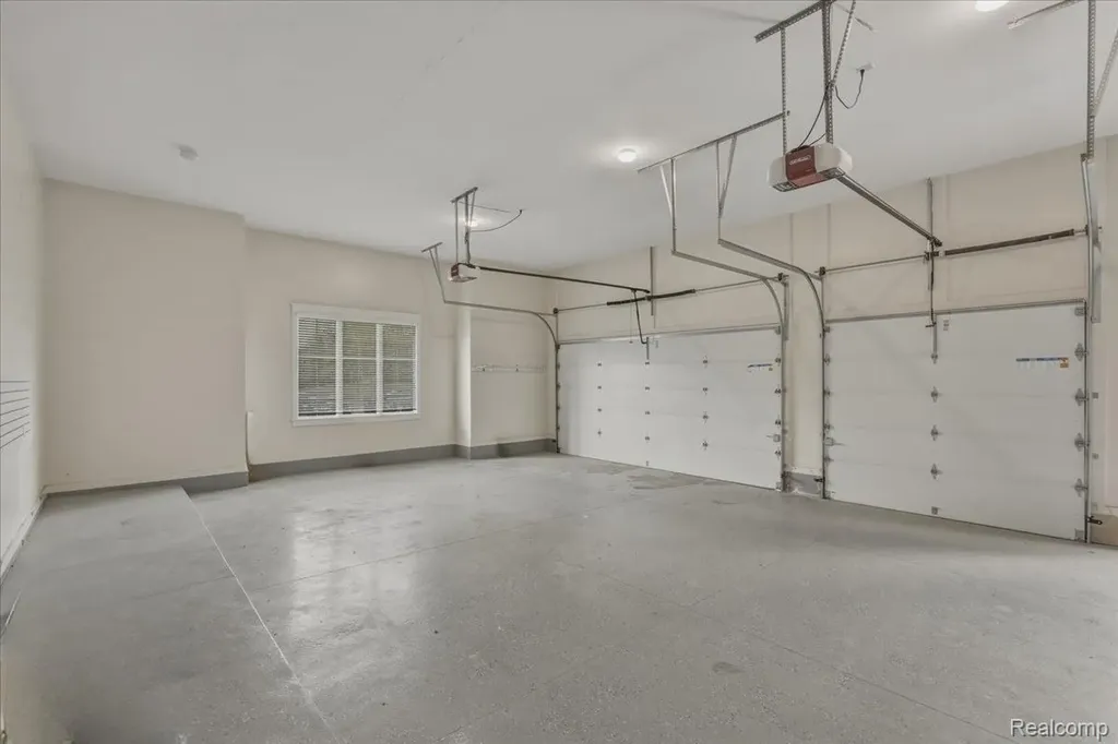 35339 W 13 Mile Road Farmington Hills City MI 48331