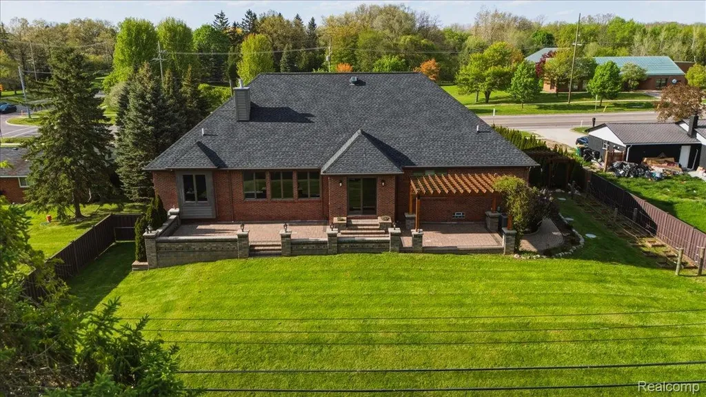 35339 W 13 Mile Road Farmington Hills City MI 48331