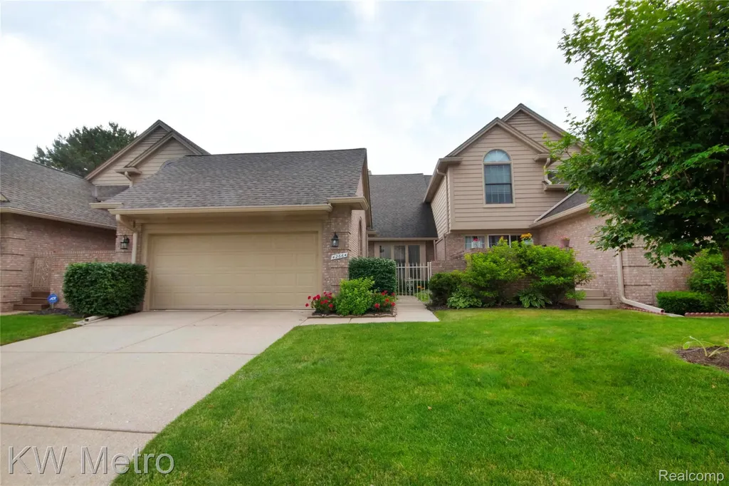 42664 Jason Court Sterling Heights City MI 48313