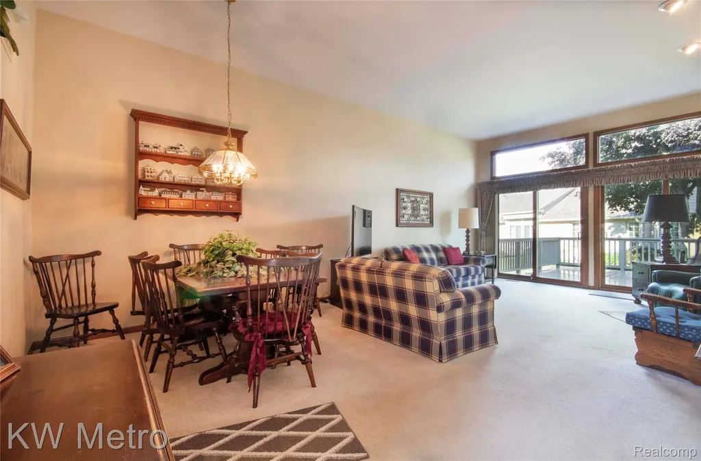 42664 Jason Court Sterling Heights City MI 48313