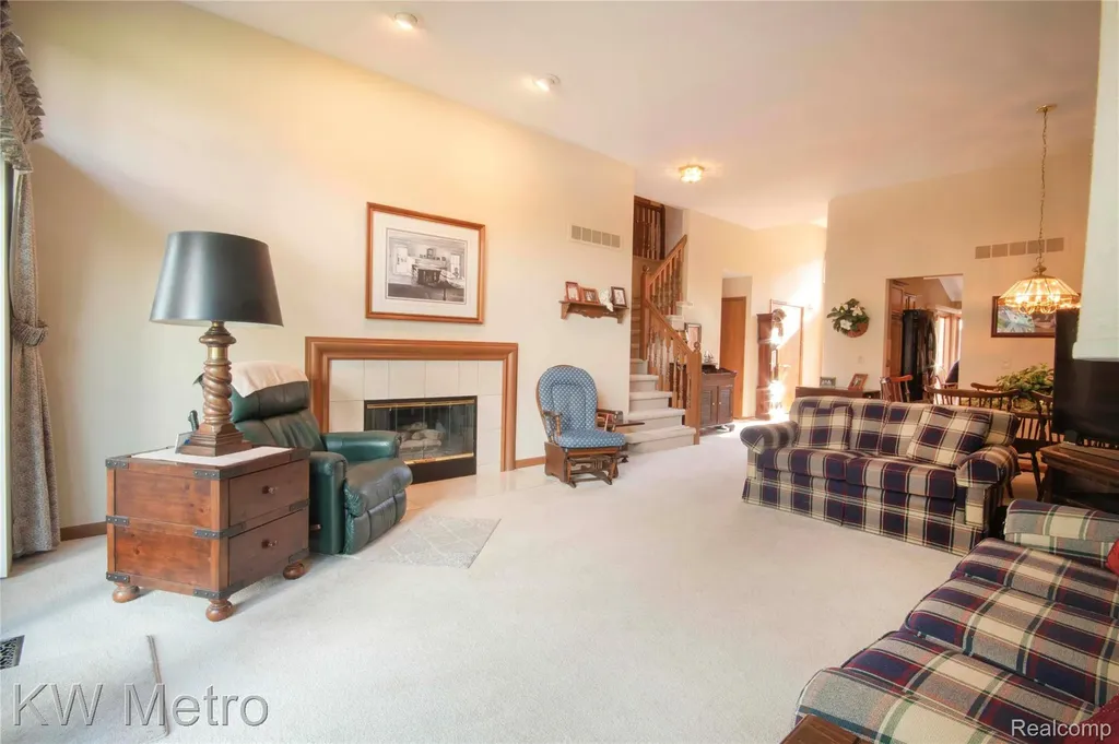 42664 Jason Court Sterling Heights City MI 48313