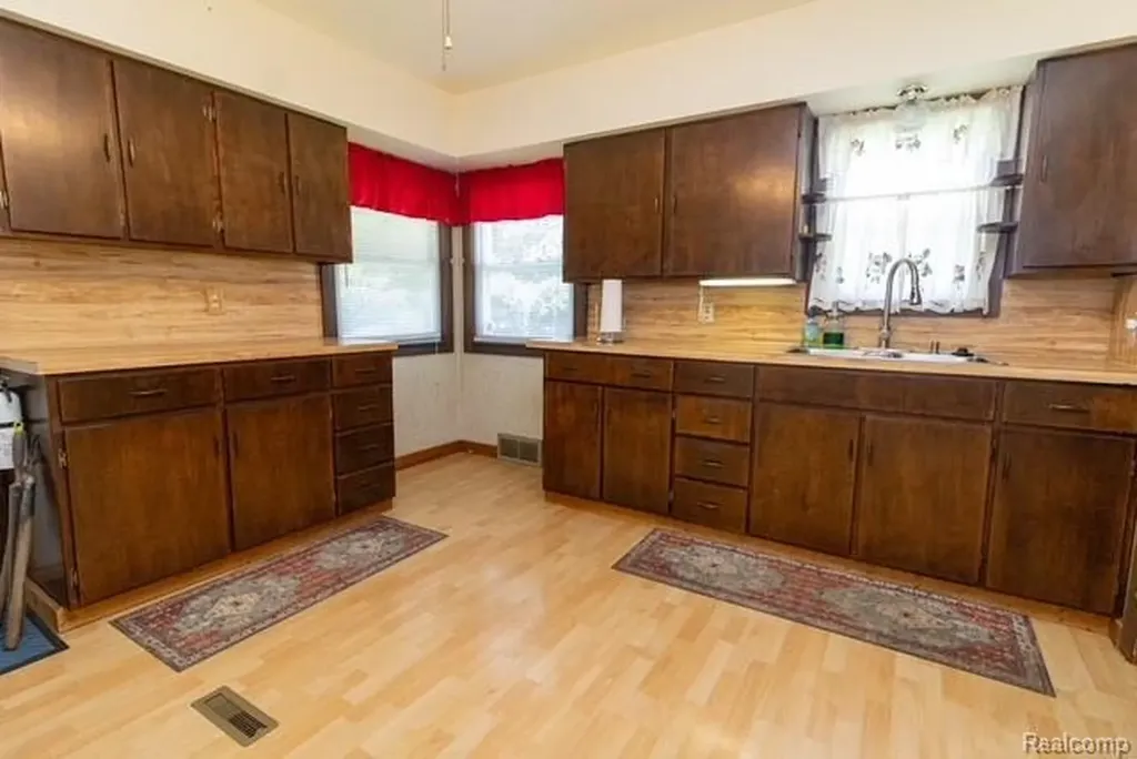 1401 Irene Avenue Flint City MI 48503