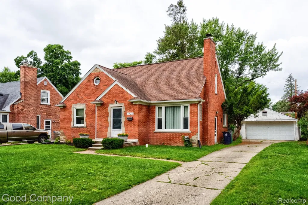 1921 Mcdonald Avenue Royal Oak City MI 48073