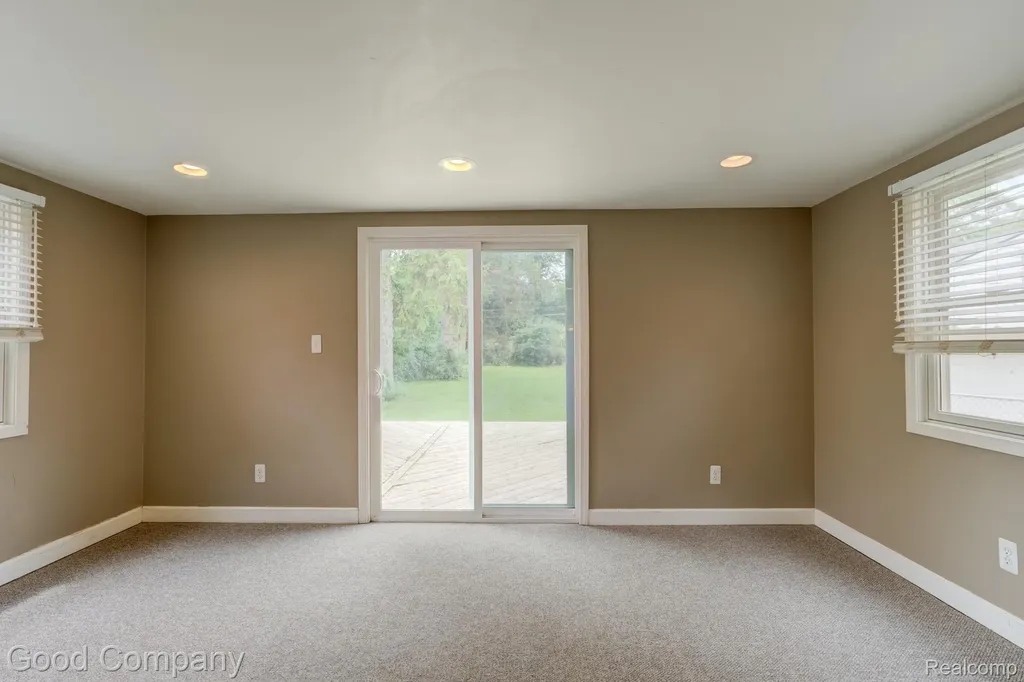 1921 Mcdonald Avenue Royal Oak City MI 48073