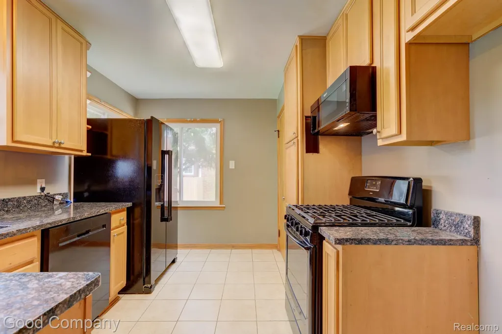 1921 Mcdonald Avenue Royal Oak City MI 48073