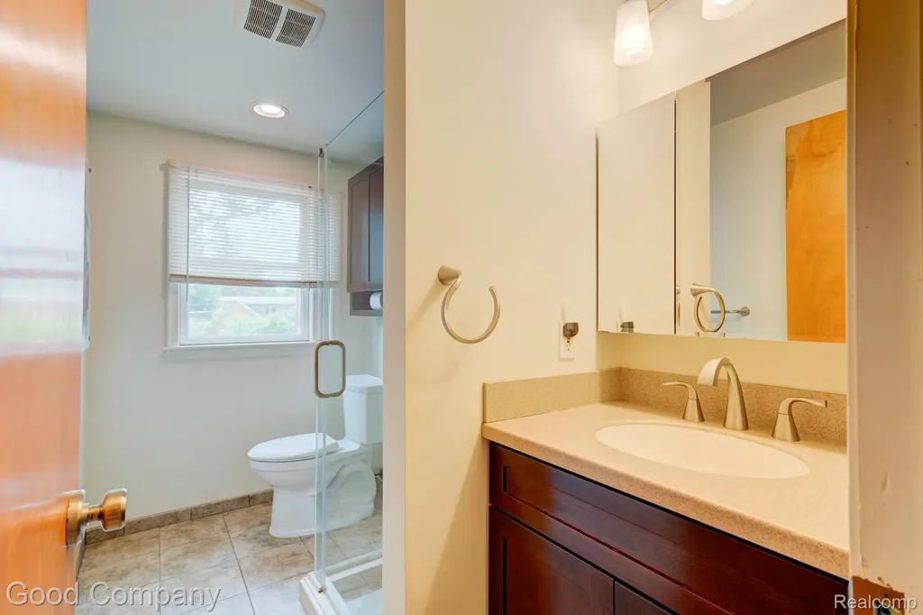 1921 Mcdonald Avenue Royal Oak City MI 48073
