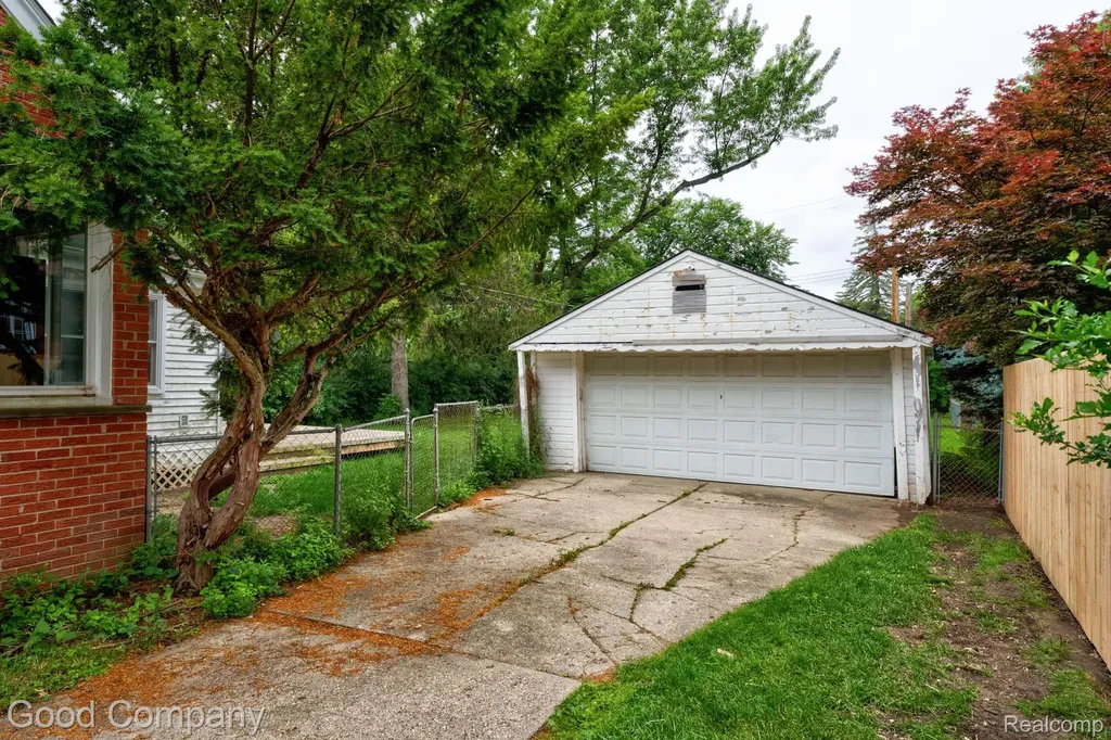 1921 Mcdonald Avenue Royal Oak City MI 48073