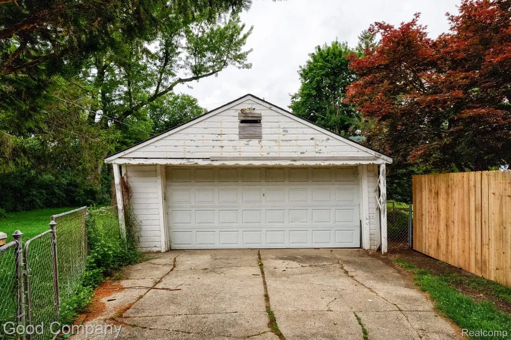 1921 Mcdonald Avenue Royal Oak City MI 48073