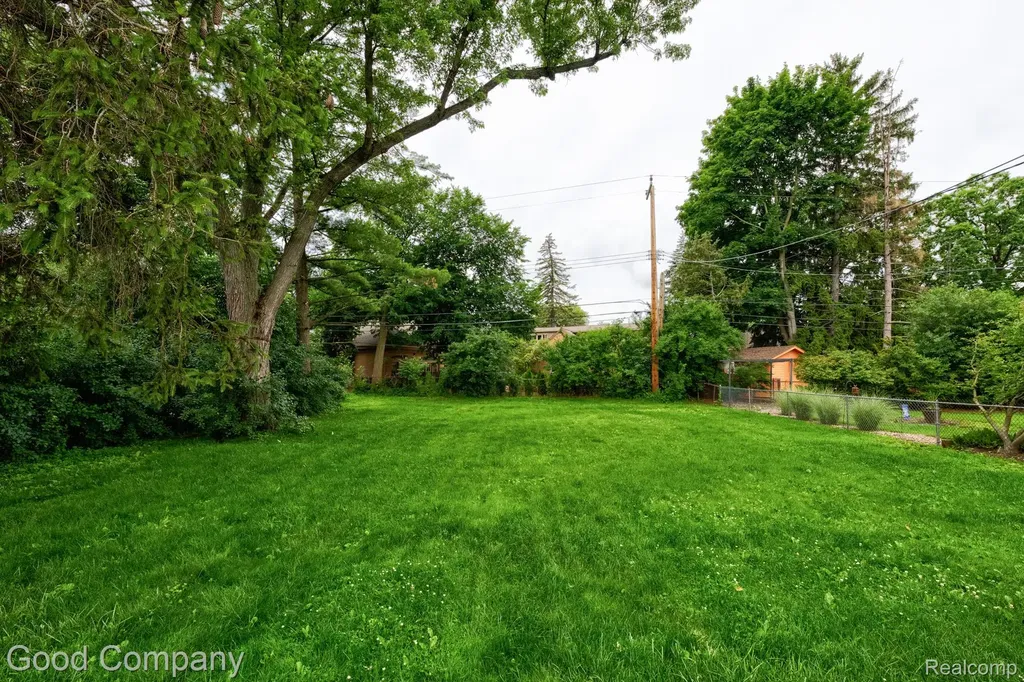 1921 Mcdonald Avenue Royal Oak City MI 48073