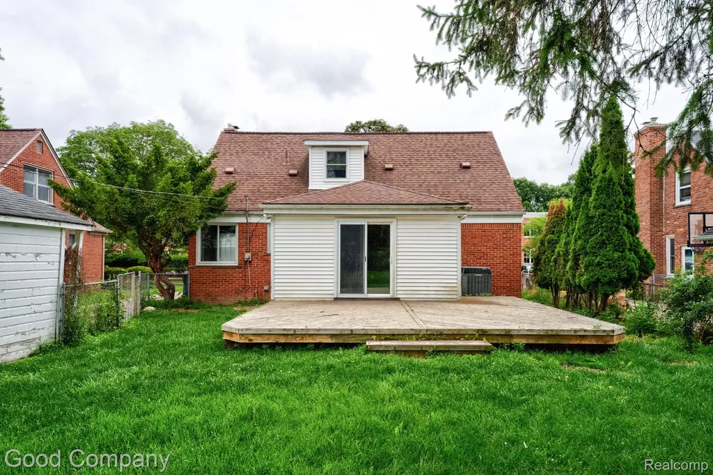1921 Mcdonald Avenue Royal Oak City MI 48073