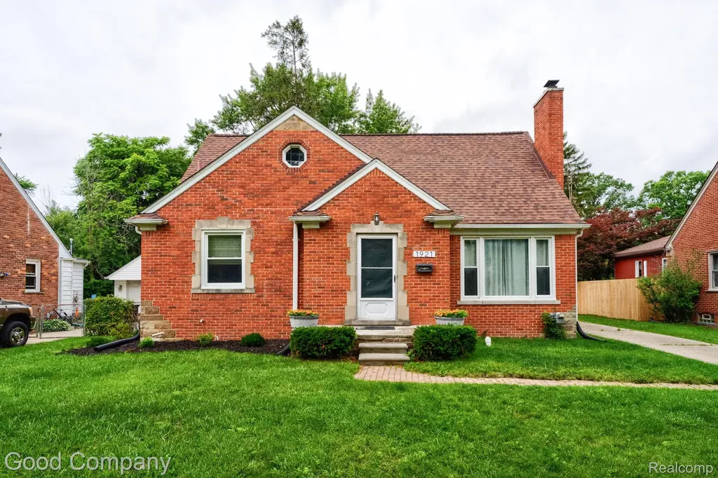 1921 Mcdonald Avenue Royal Oak City MI 48073