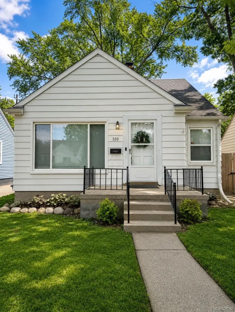 320 Flowerdale Street Ferndale City MI 48220