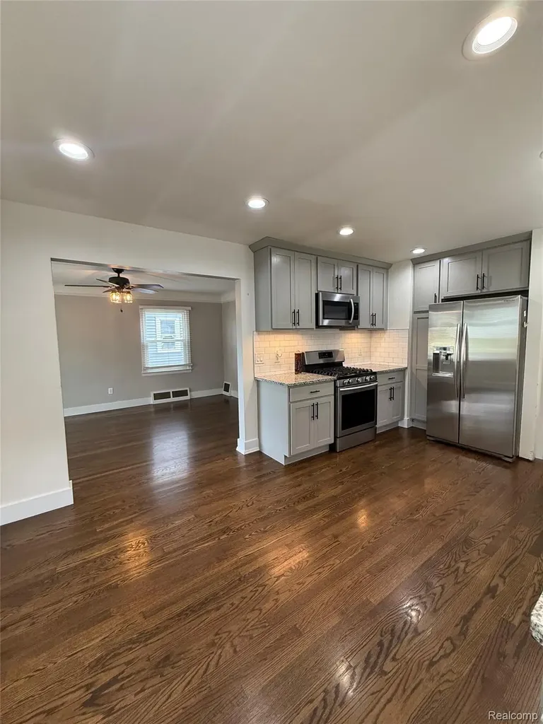 320 Flowerdale Street Ferndale City MI 48220