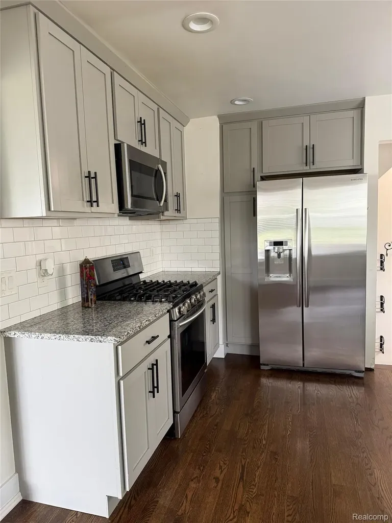 320 Flowerdale Street Ferndale City MI 48220