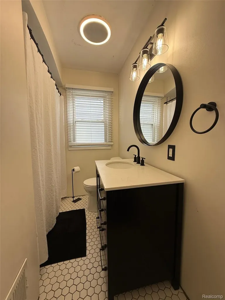 320 Flowerdale Street Ferndale City MI 48220