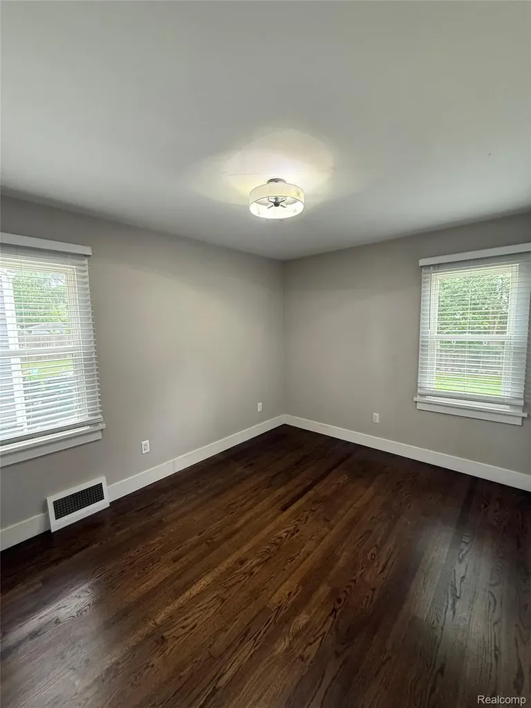 320 Flowerdale Street Ferndale City MI 48220