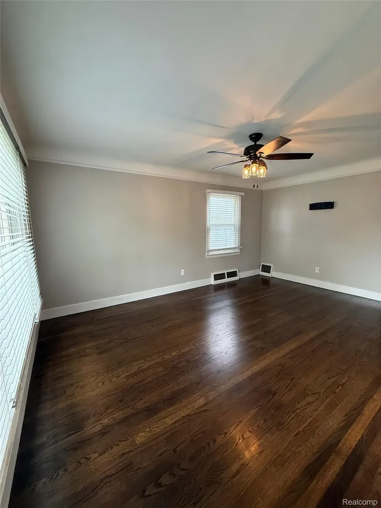 320 Flowerdale Street Ferndale City MI 48220