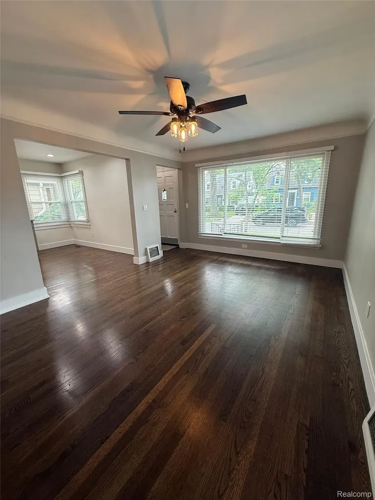 320 Flowerdale Street Ferndale City MI 48220