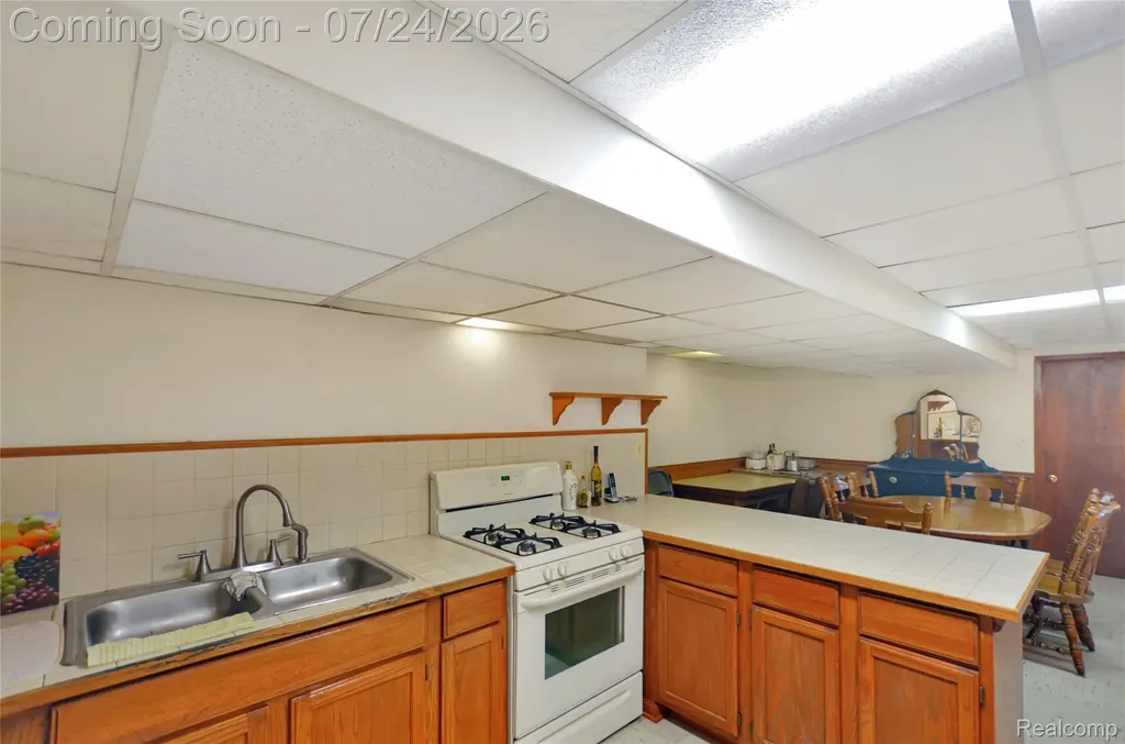 33633 Mina Drive Sterling Heights City MI 48312