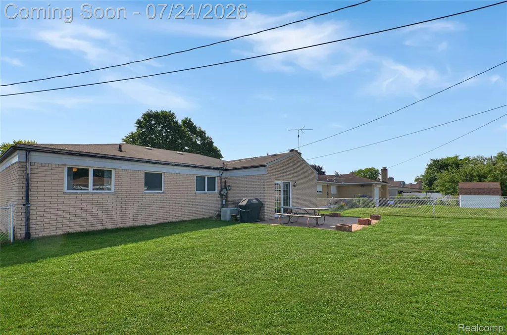 33633 Mina Drive Sterling Heights City MI 48312