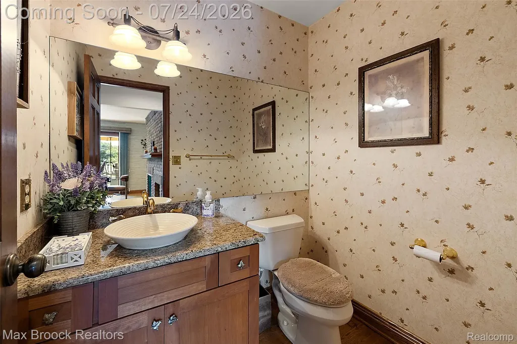 2445 Island View Drive West Bloomfield Charter Township MI 48324