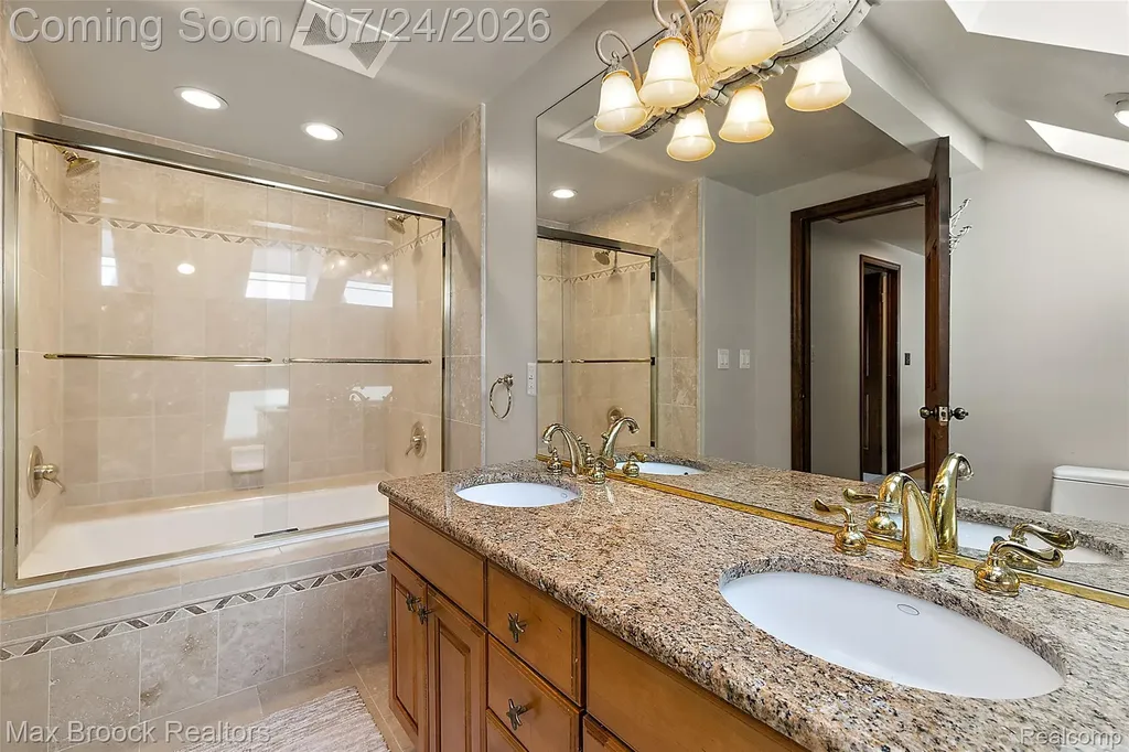 2445 Island View Drive West Bloomfield Charter Township MI 48324