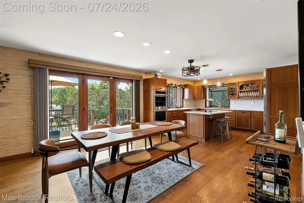 2445 Island View Drive West Bloomfield Charter Township MI 48324