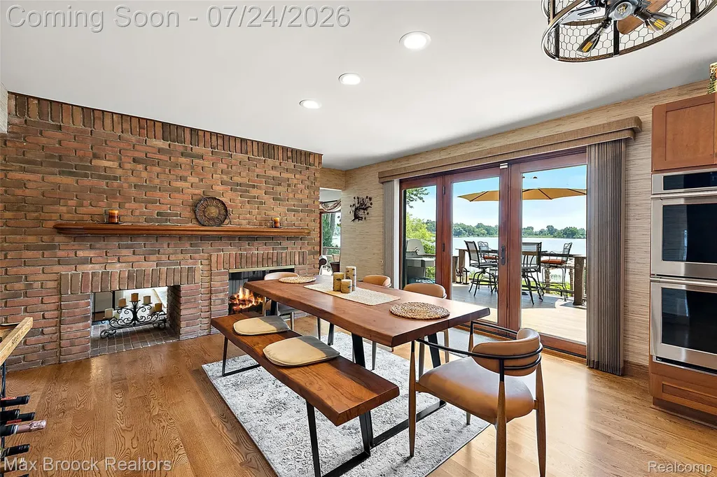 2445 Island View Drive West Bloomfield Charter Township MI 48324