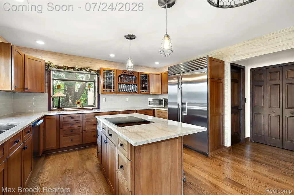 2445 Island View Drive West Bloomfield Charter Township MI 48324