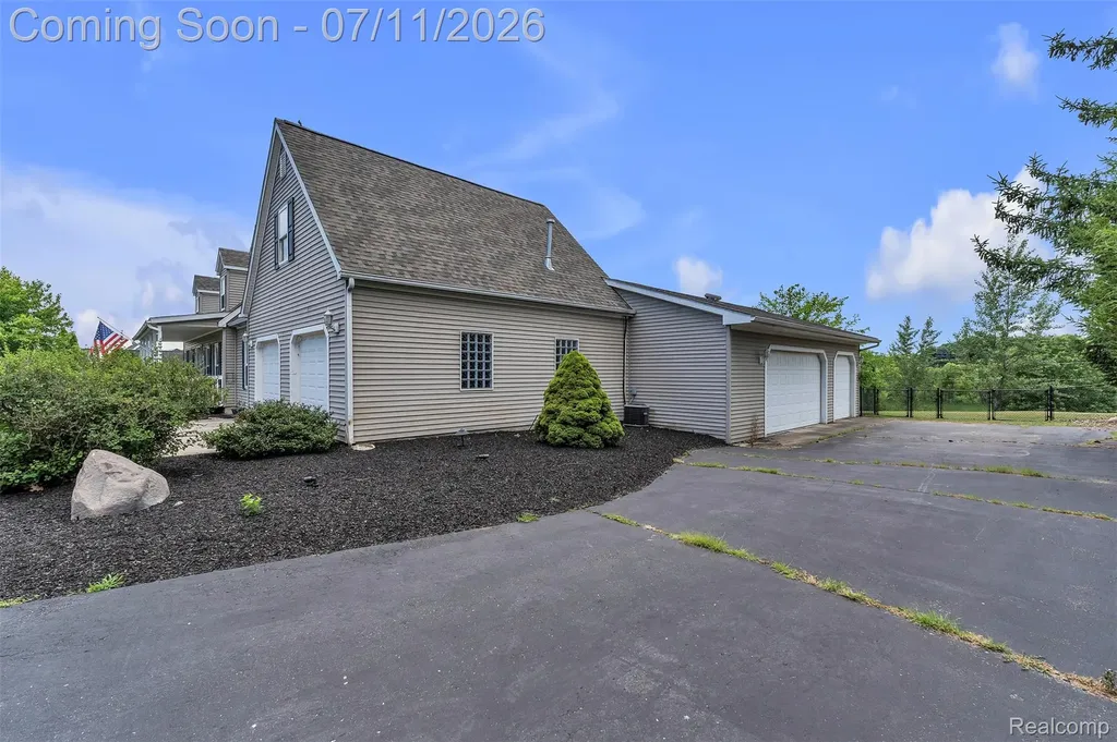 10146 Marshall Road Green Oak Township MI 48178