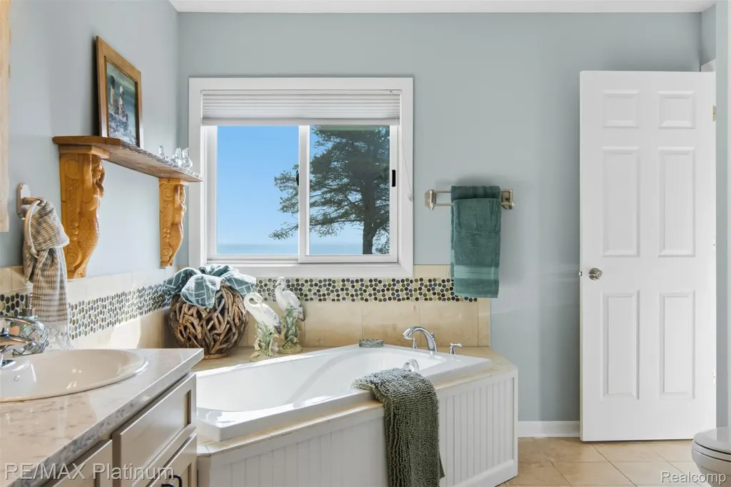 33090 East Side Drive Peaine Township MI 49782