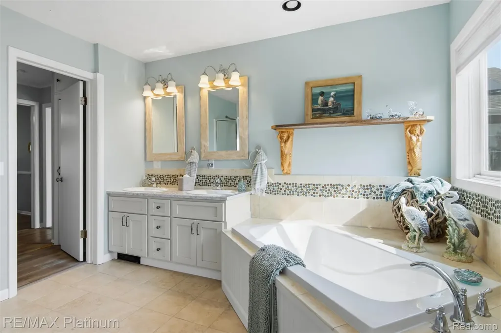 33090 East Side Drive Peaine Township MI 49782