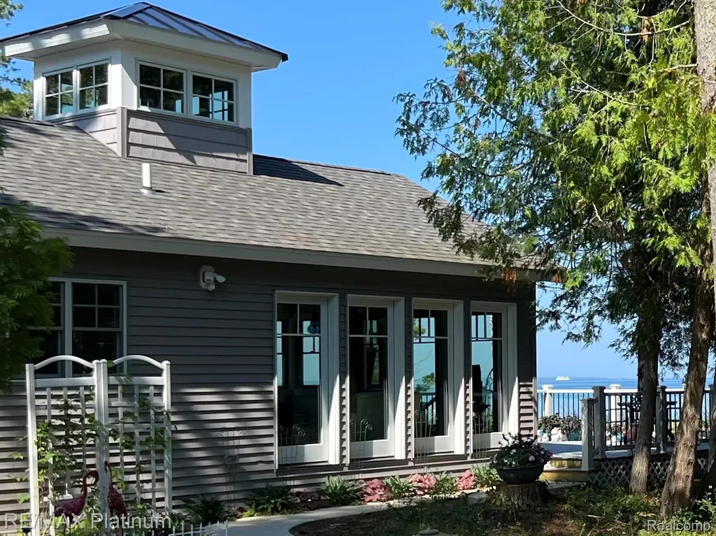 33090 East Side Drive Peaine Township MI 49782