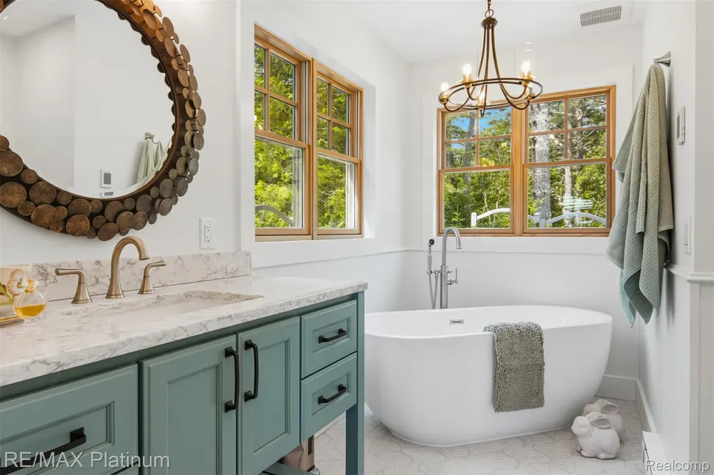 33090 East Side Drive Peaine Township MI 49782