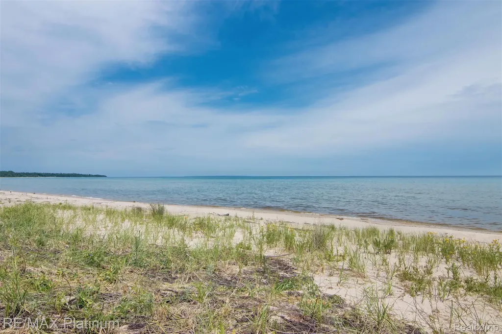 33090 East Side Drive Peaine Township MI 49782