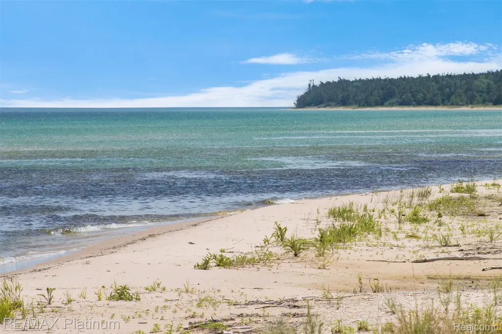 33090 East Side Drive Peaine Township MI 49782