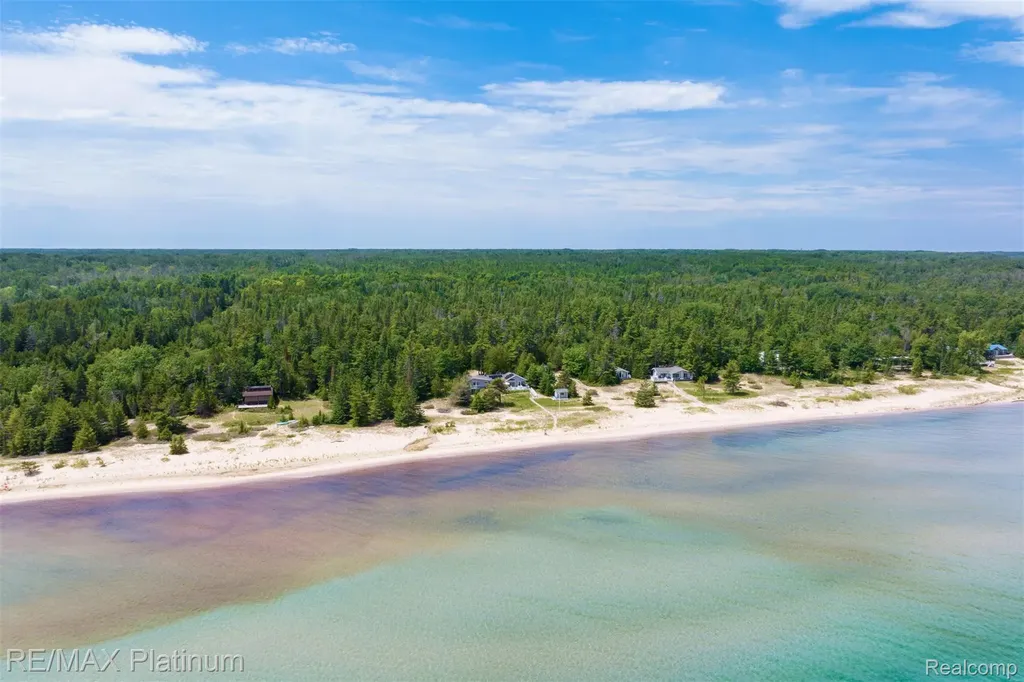33090 East Side Drive Peaine Township MI 49782