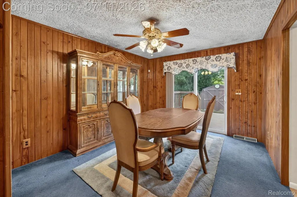2721 Edgefield Drive Waterford Charter Township MI 48328
